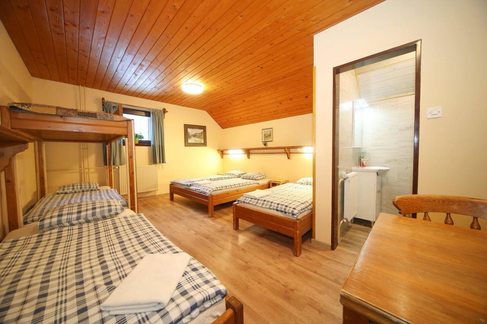 Hotel Planinska Koca Na Gozdu Kranjska Gora Esterno foto