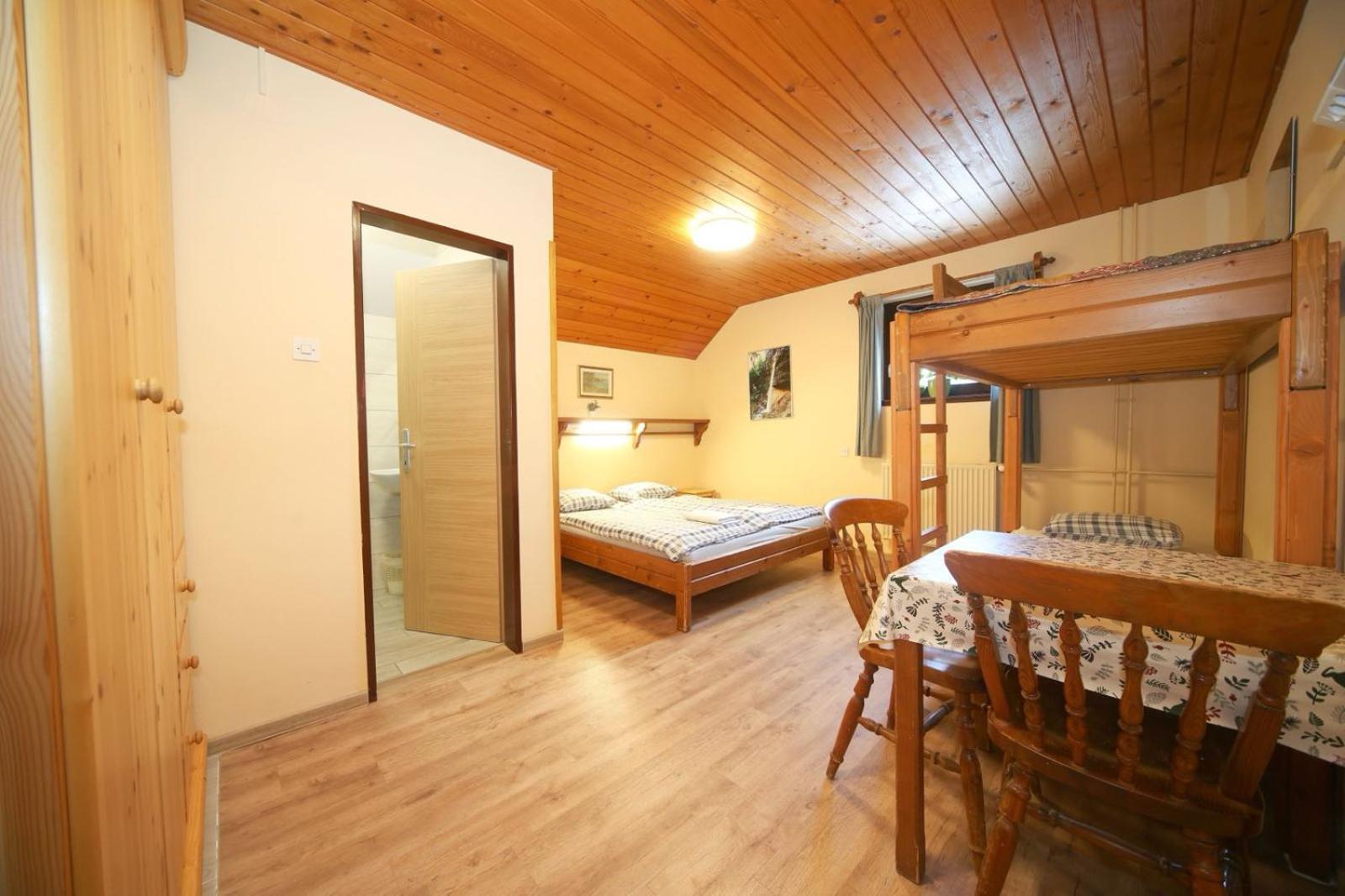 Hotel Planinska Koca Na Gozdu Kranjska Gora Esterno foto